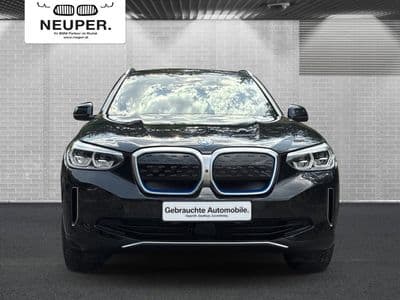BMW iX3 - Thumbnail 2