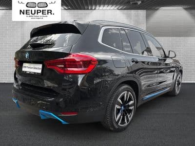 BMW iX3 - Thumbnail 4