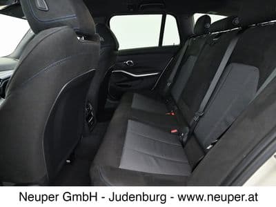 BMW 320d xDrive - Thumbnail 9
