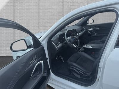 BMW iX2 eDrive20 - Thumbnail 6