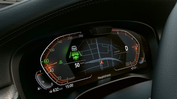 BMW 5er Limousine Fahrerassistenz Anzeige Cockpit